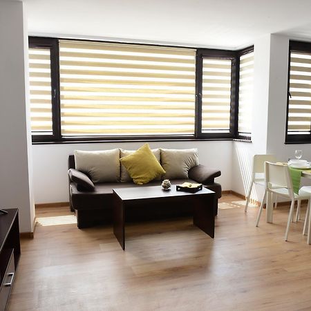 Hotel Active Apartments Targoviste Kültér fotó