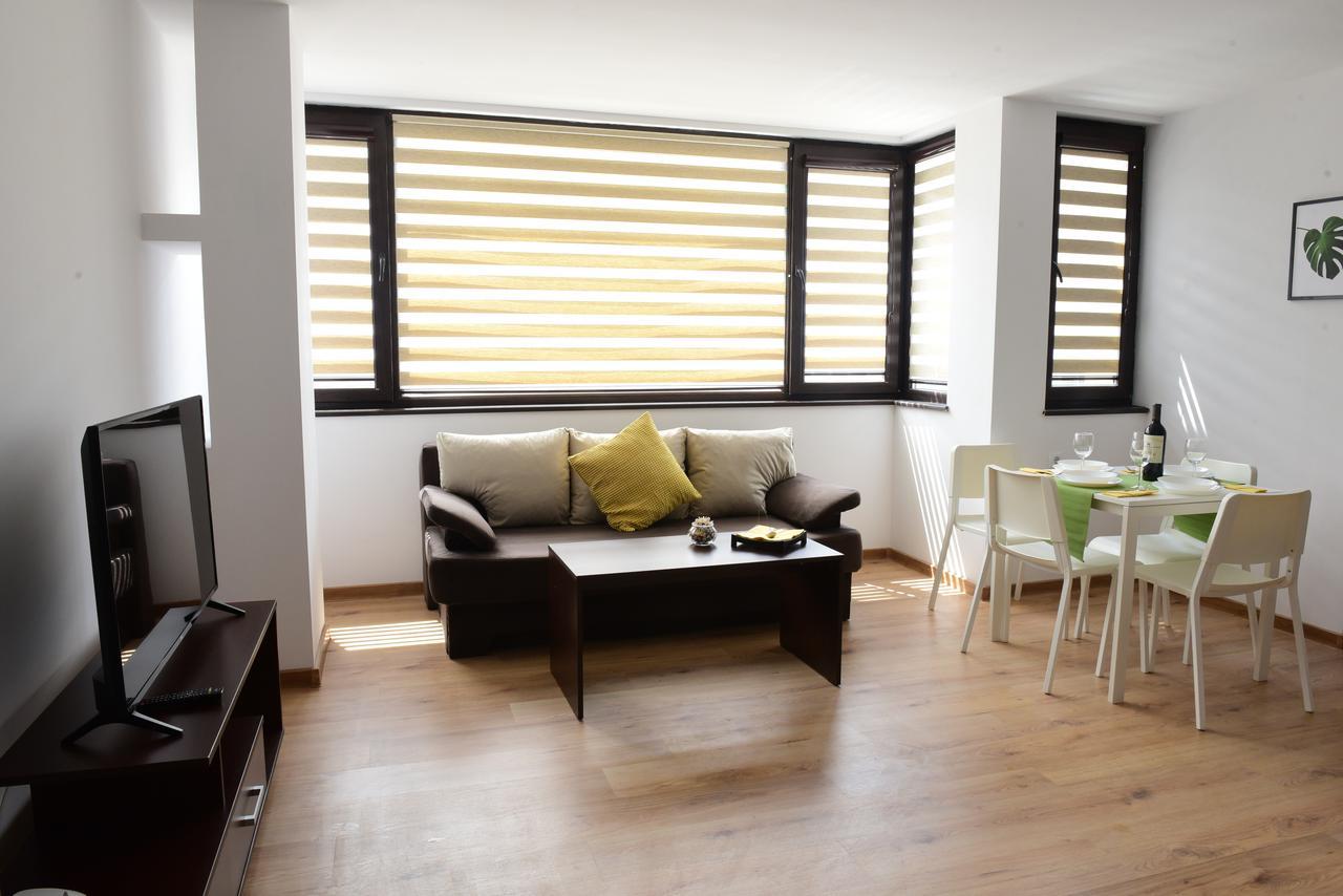 Hotel Active Apartments Targoviste Kültér fotó