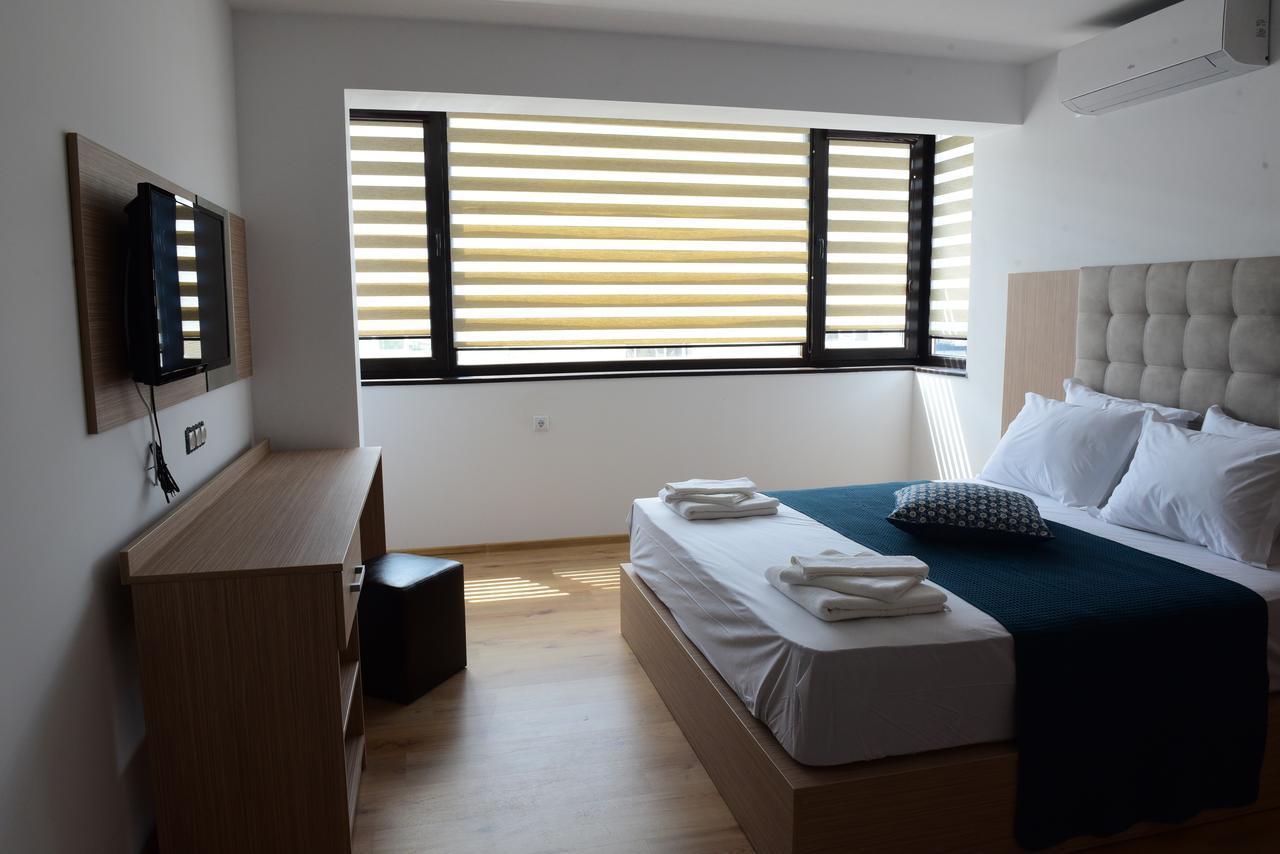 Hotel Active Apartments Targoviste Kültér fotó