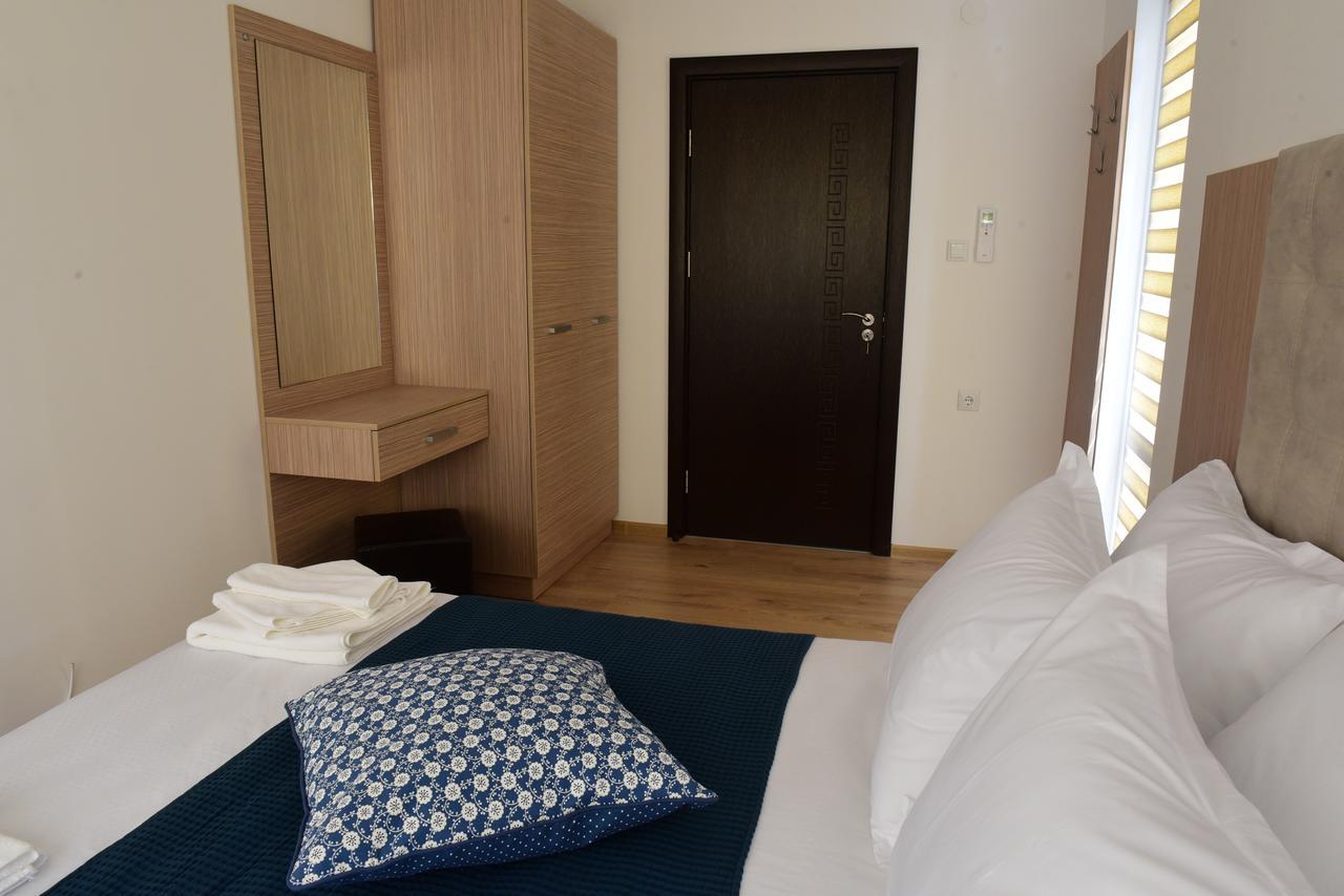Hotel Active Apartments Targoviste Kültér fotó