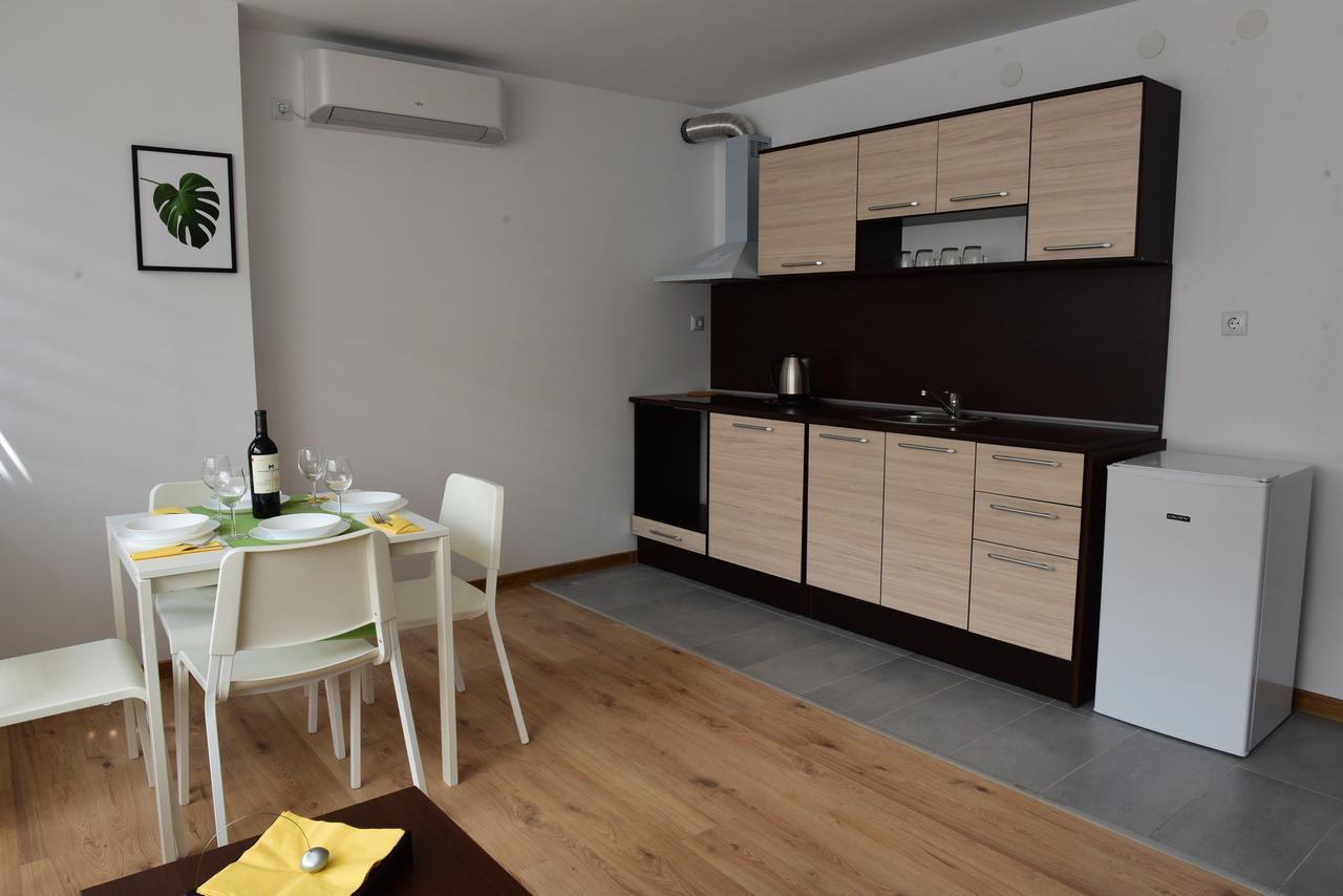 Hotel Active Apartments Targoviste Kültér fotó